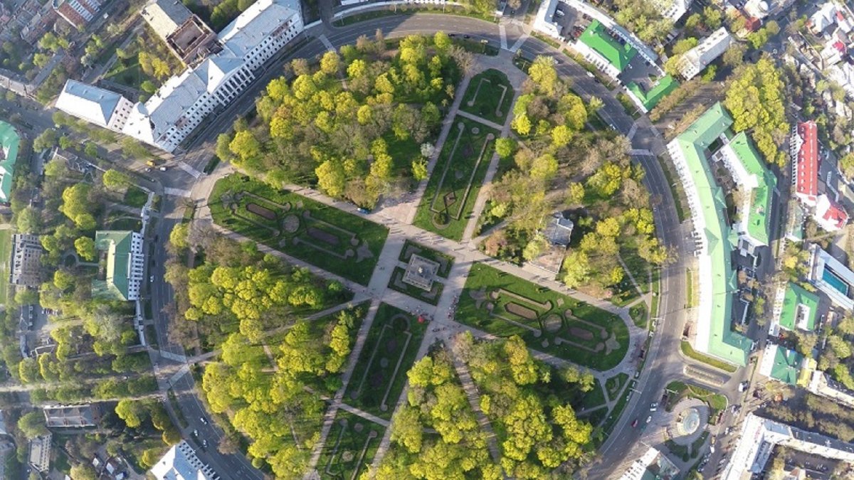 Як доїхати до Корпусного парку