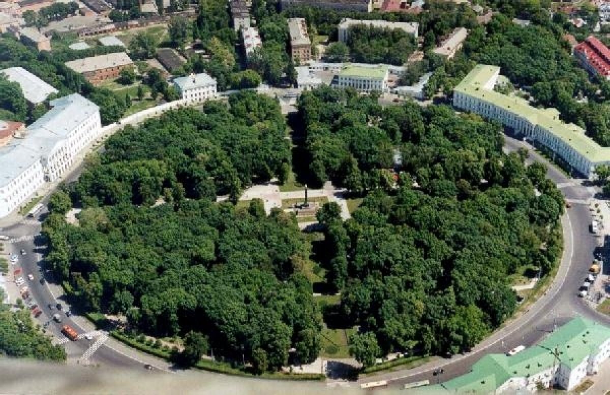 Як доїхати до Корпусного парку